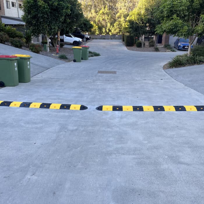 Budget Plastic flat Top Driveway Speed Humps